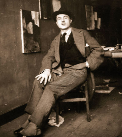 MONTPARNASSE, 1915Paul Guillaume all'interno dell'atelier da lui affittato per Amedeo Modigliani in rue Ravignan